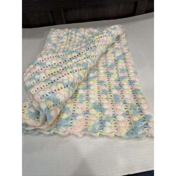 Vintage Hand Crotchet Baby Blanket Soft Pastels Security Afghan Throw 36" x 26" - Picture 2 of 7